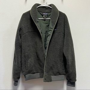 Patagonia Snap Front Retro-X Jacket Men's
- Unisex in Army Green